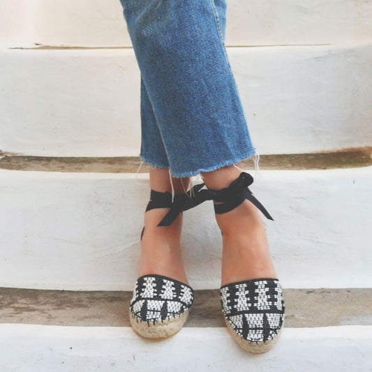 Can you wear espadrilles in the fall ? 🍁 - Maslinda Designs
