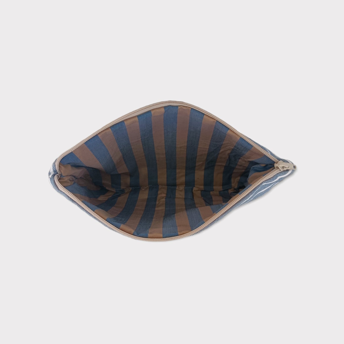 Make-up bag - Sky Blue Lines - Maslinda Designs